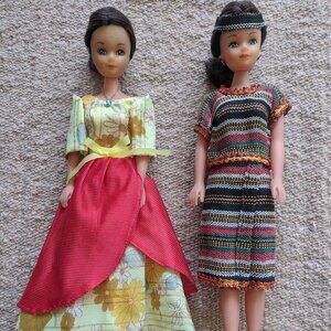 2 Tribal World Ethnic Minority Dolls in Traditional Cultural Folk Costume Dress